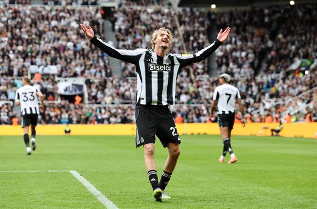 Cách “nạp năng lượng” cho những cầu thủ cao kều như Nick Woltemade