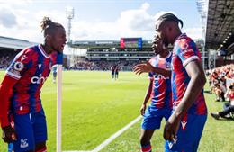 Wilfried Zaha phản pháo những phát biểu của Jean-Philippe Mateta